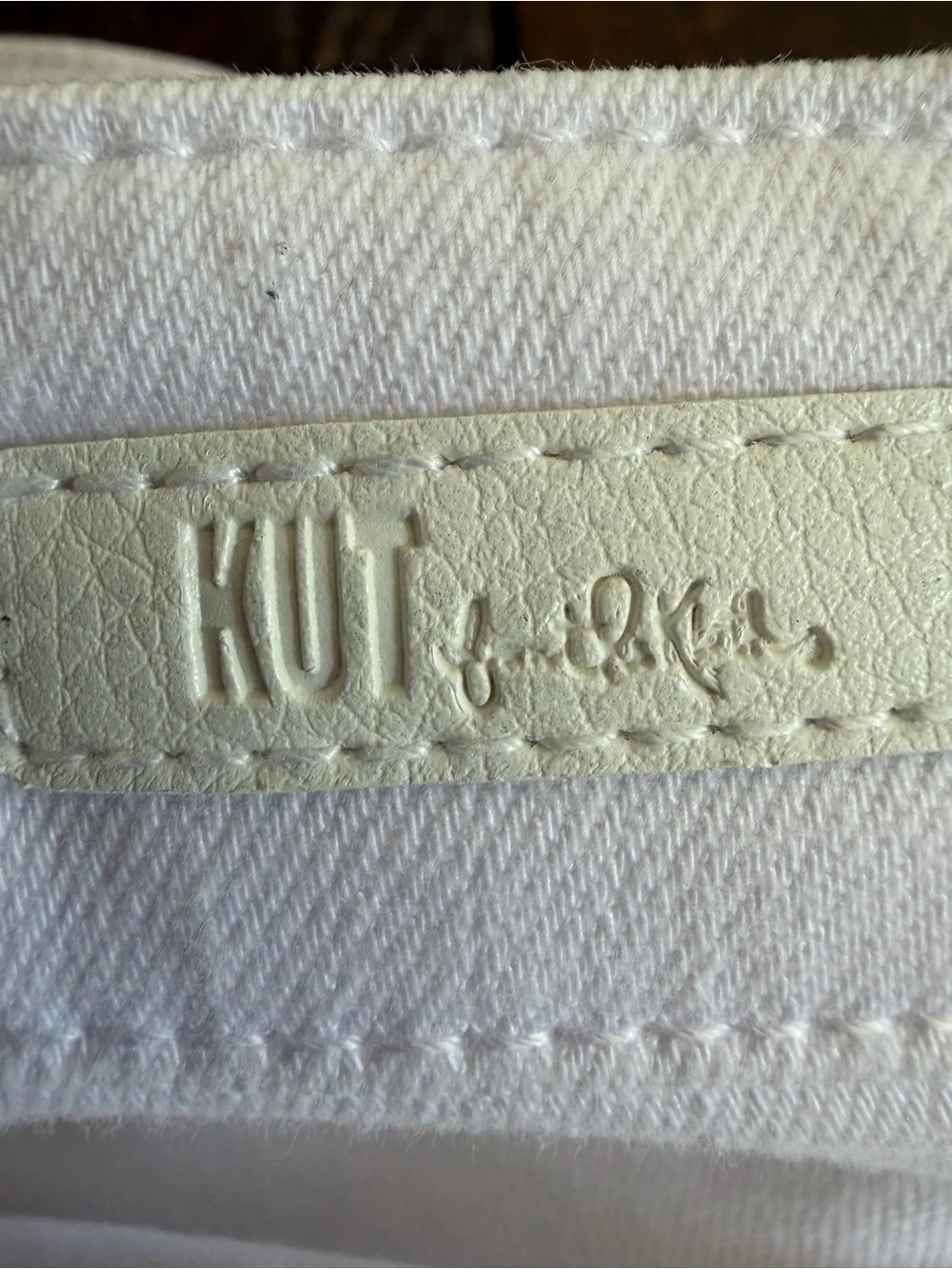 Kut from the Kloth White Diana Mid Rise Skinny Jeans 6